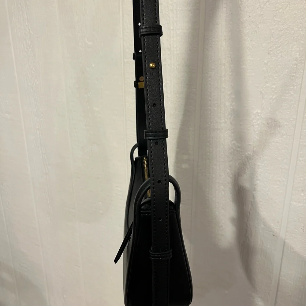 Elegant Black Shoulder Bag - Picture 7 of 7